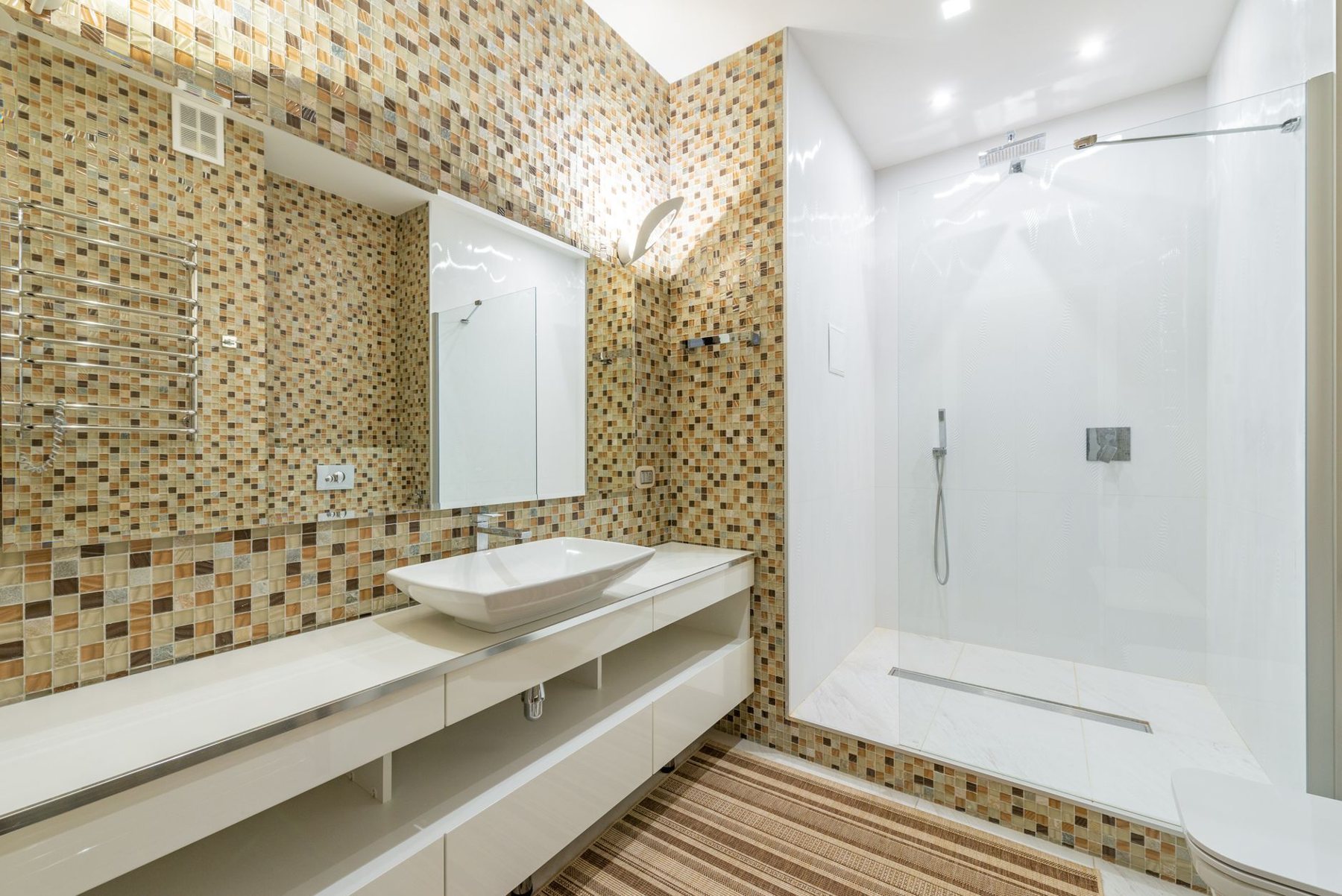 Bathrooms & showers that shine in Mesa, AZ